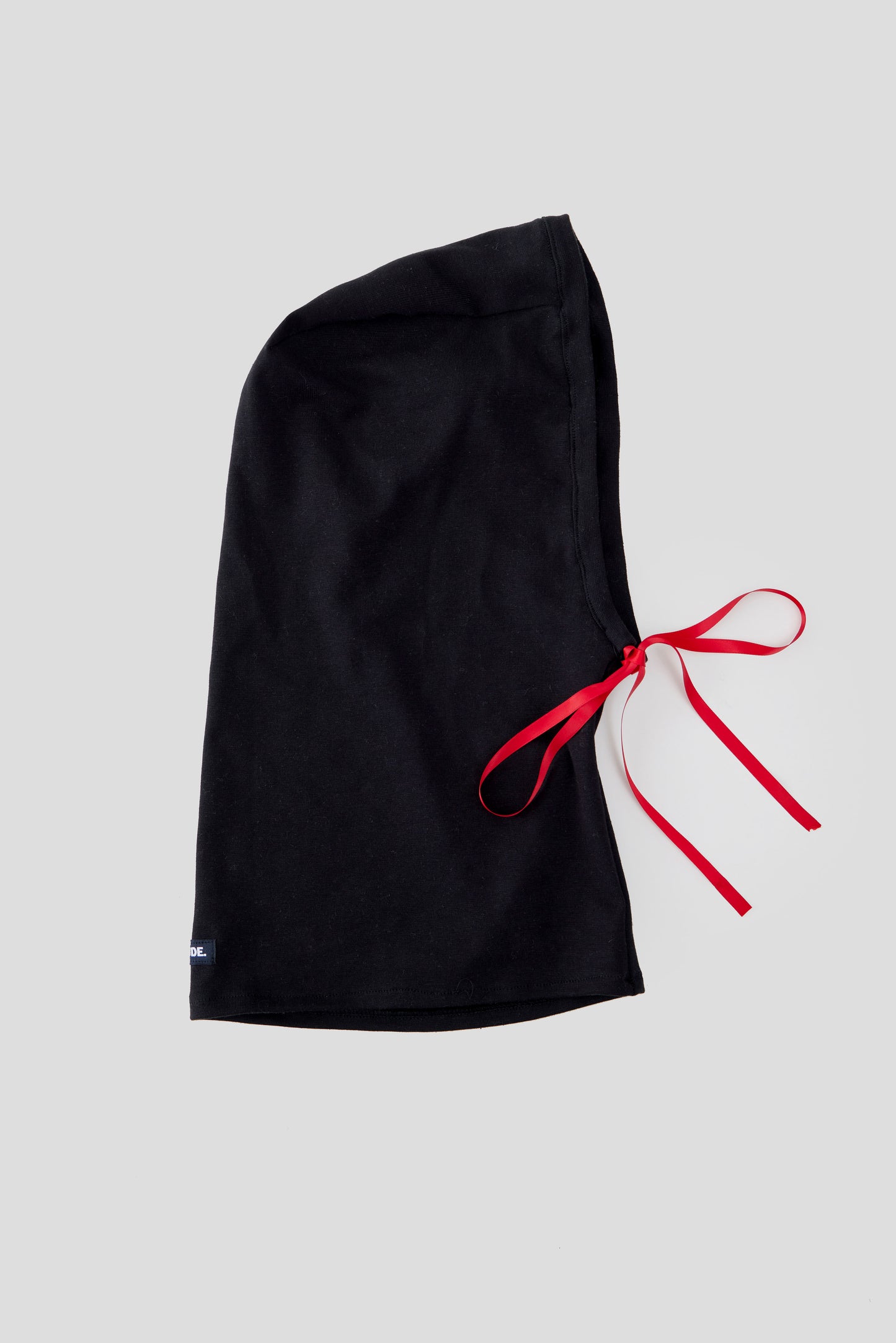 Balaclava negra lazo rojo
