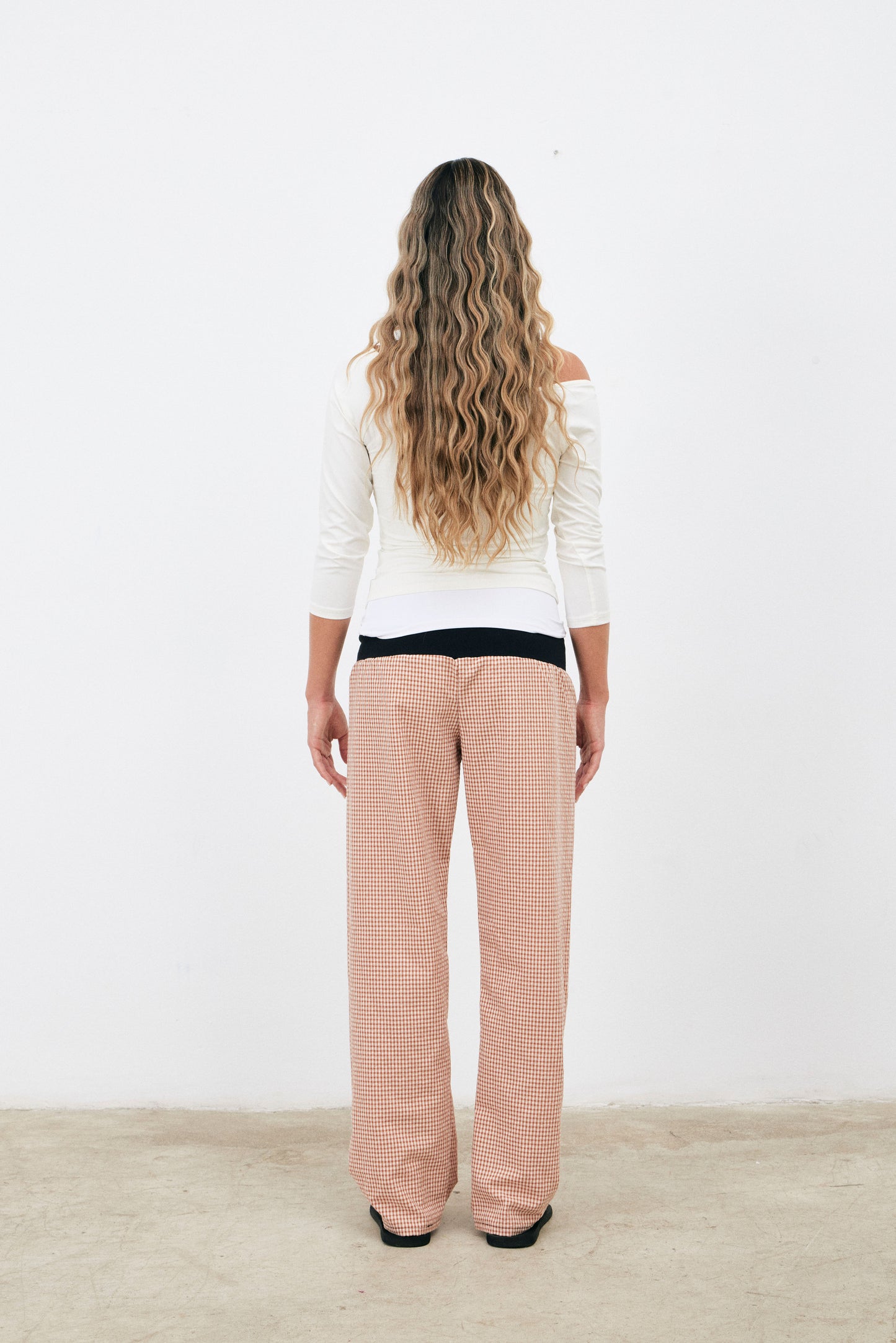 Pantalón Vichy beige goma